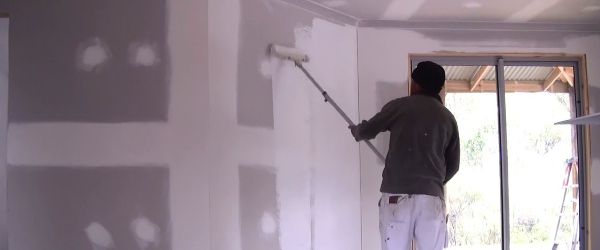 The Basics of Primers for Sealing Surfaces Before Painting